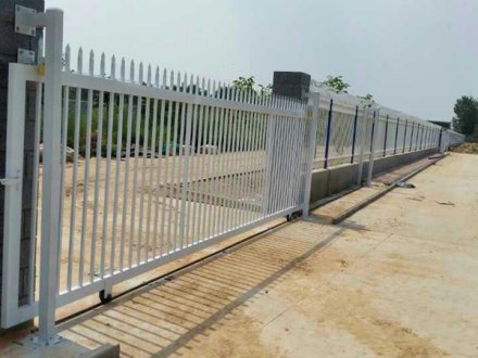 安誠護(hù)欄專業(yè)生產(chǎn)鋅鋼圍墻護(hù)欄大門