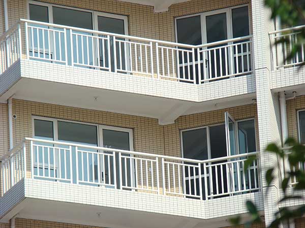 陽(yáng)臺(tái)護(hù)欄