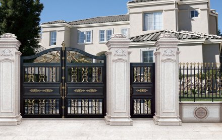 濰坊鋁藝大門的油漆施工需要注意什么？